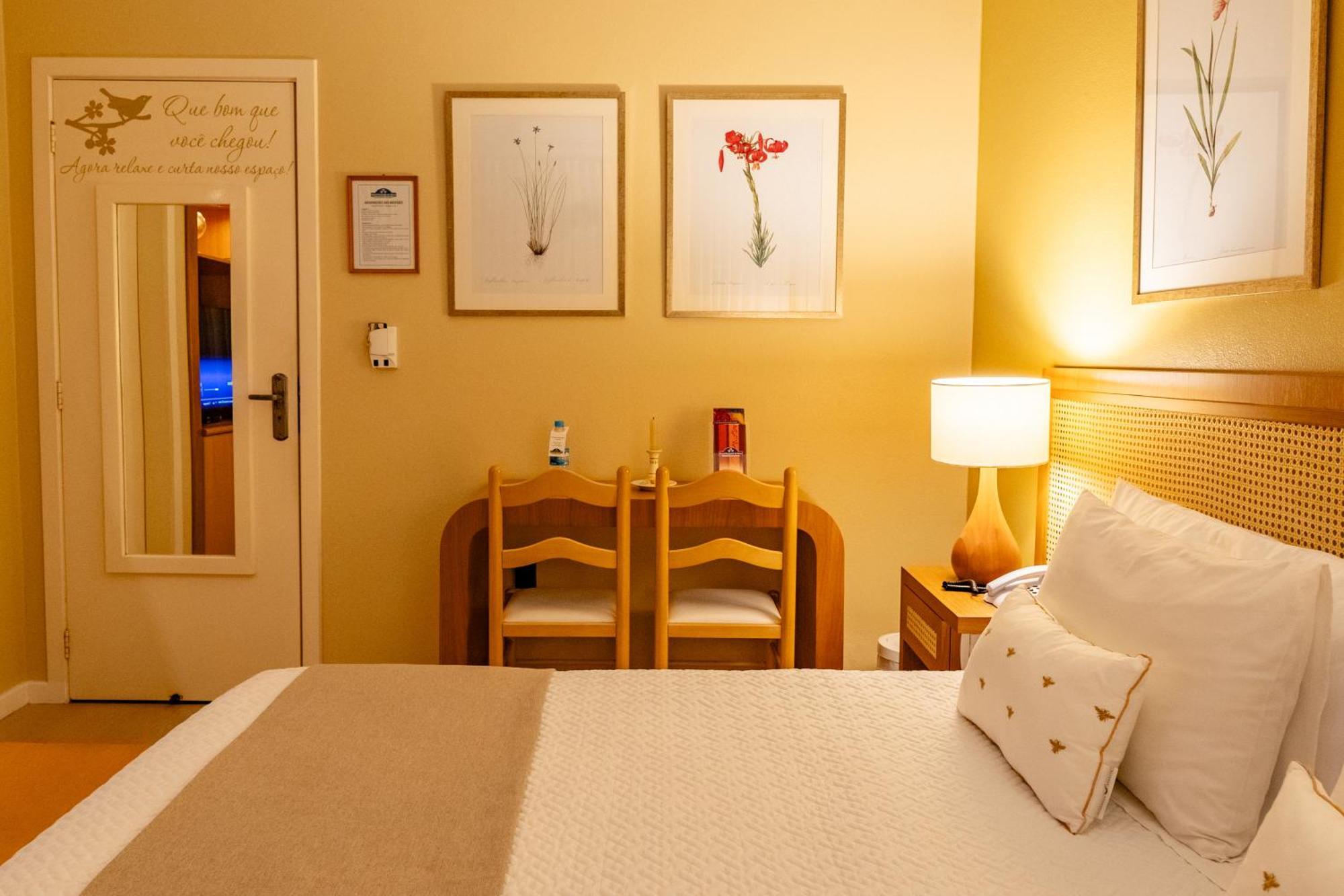 Deluxe King Room,1698904824:JPEG