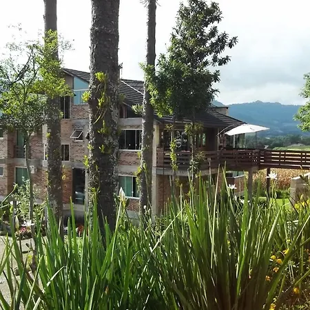 Bina's Haus Pousada, Cafeteria e Atelier-2